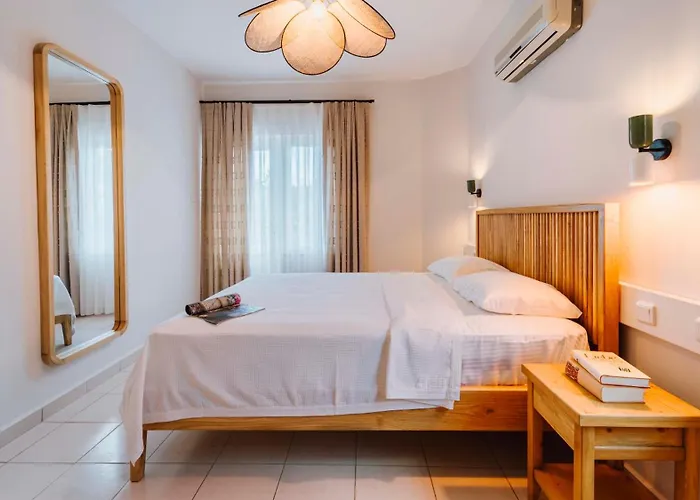 Golden Lighthouse Hotel